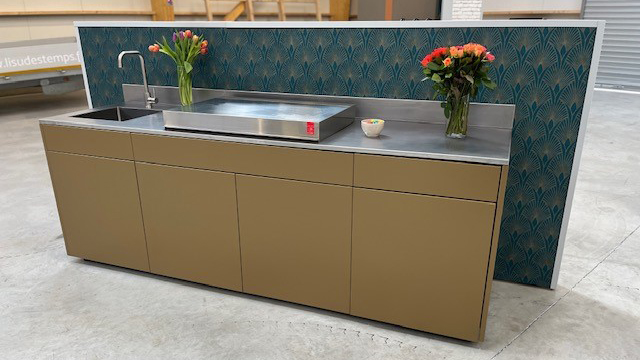 Exemple de cuisine exterieure installée par Levron Menuiserie