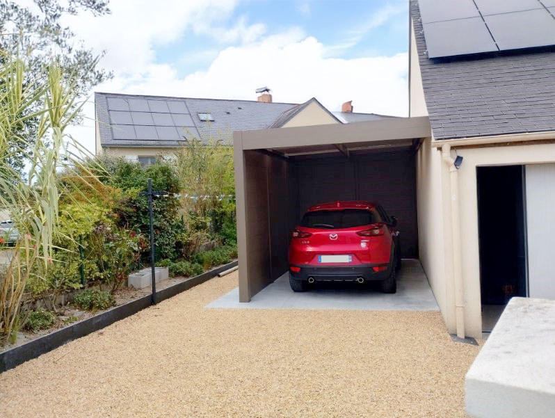 Pourquoi installer un carport ? Découvrez les bénéfices pour votre maison et votre jardin